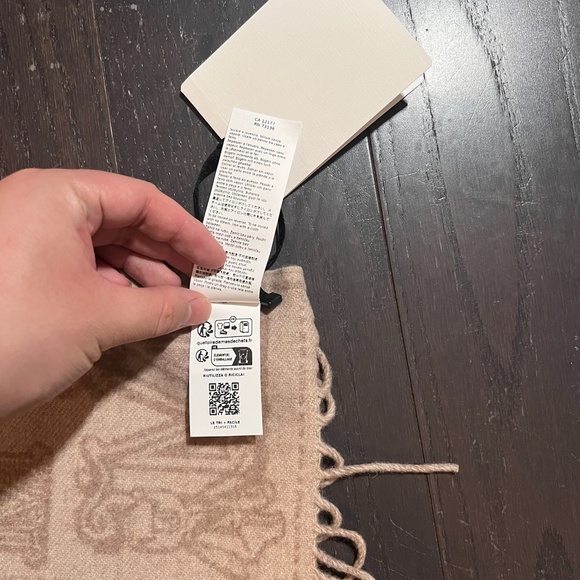 BNWT Maxmara Sanima wool jacquard scarf w/dust bag beige/brown logo monogram - Picture 6 of 10